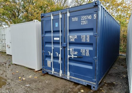 20′ x 8′ Excellent condition shipping container